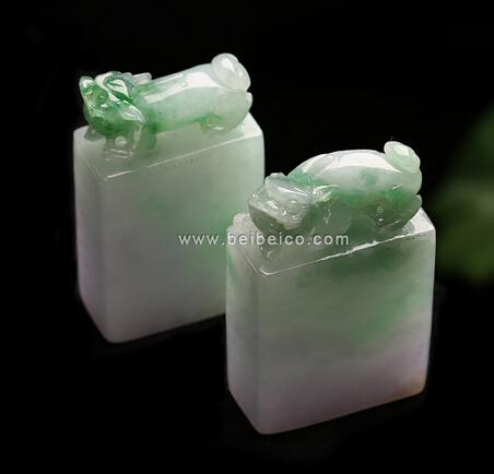 春带彩翡翠貔貅对章