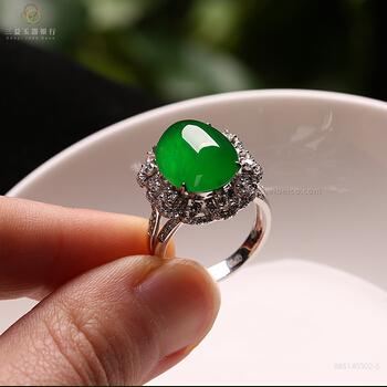 满绿翡翠戒指